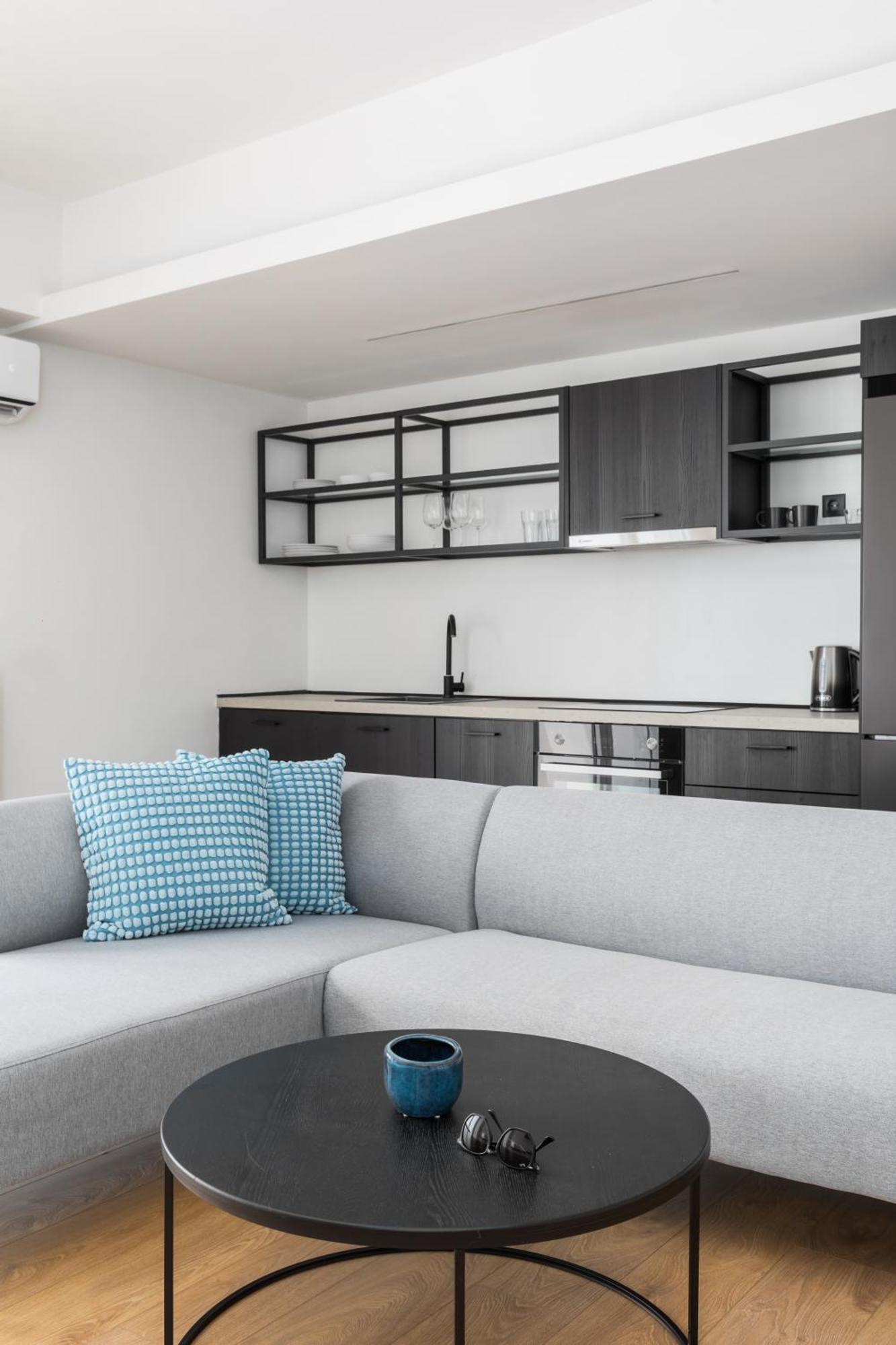 Celine By Halu!, Spacious Next To Business Hub Apartment